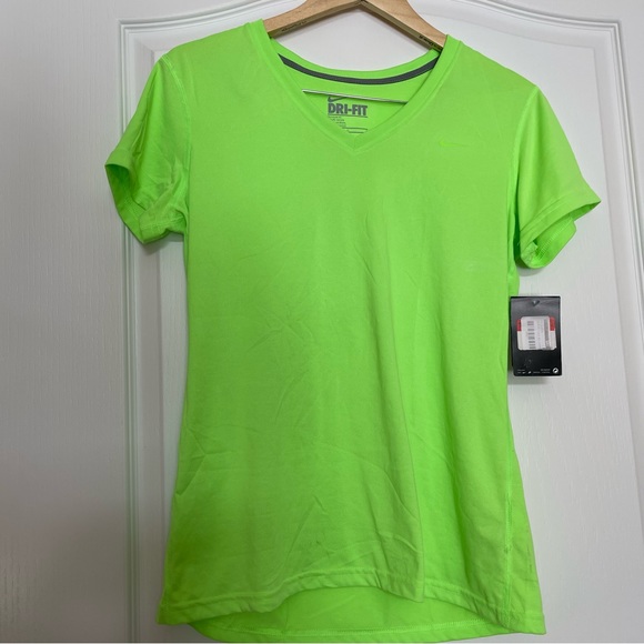 Nike dri fit womens v- neck athletic shirt in size L Nwt - Picture 1 of 6